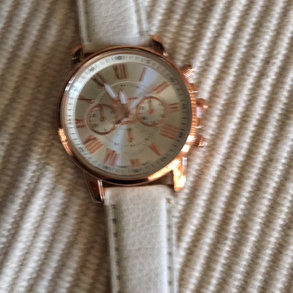 Watch - Picture 2 of 3